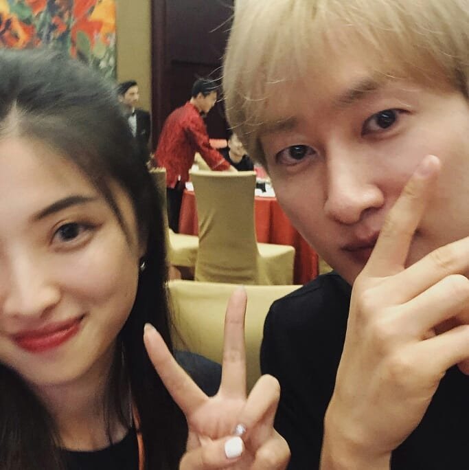 AboutDandE's tweet photo. Wajar cemburu :') itu ciwi cantik dan lucu :')
@AllRiseSilver
#Superjunior #SMent #SMstan #SMtown #SMentertaiment #elfindonesia #elfsuju #fangirls #dancecover #kpop #kpopers #elfishy #donghae #eunhyuk #leeteuk #siwon #이특 #동해 #희철 #신동 #은혁 #예성 #시원 #규현 #려욱 #강인 https://t.co/5nM5Gv0xCT