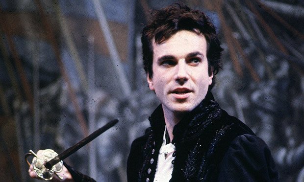 lecinema_'s tweet image. Daniel Day-Lewis as Hamlet at the National Theatre, 1989.