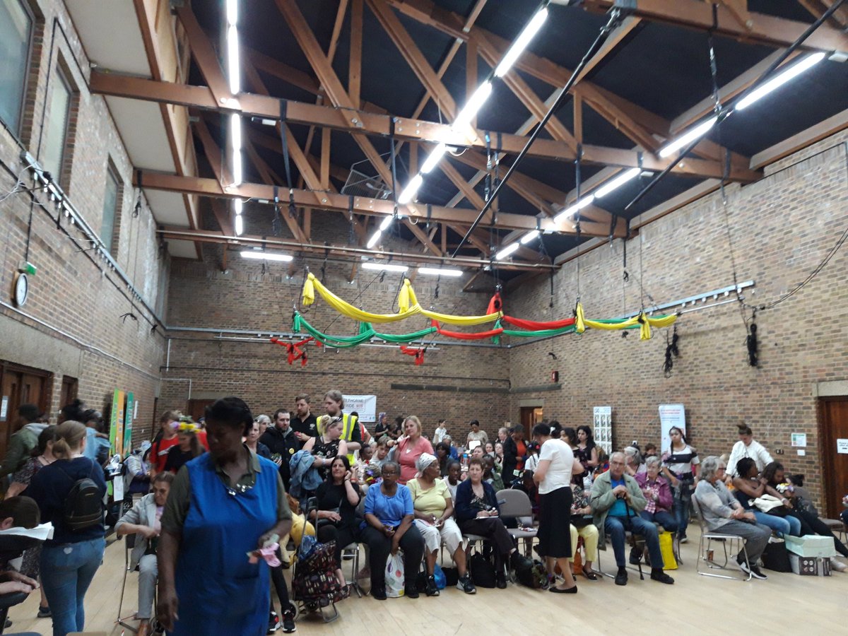 IslingtonMayor's tweet photo. Such pleasure to attended earlier today & enjoyed the #Hillrisesummefair well done to the amazing organizers and harding working ward cllrs, & you were great host too, thank you! Bringing communties together promotes equality, diversity and better society in the #future. https://t.co/rcShkWWJYK
