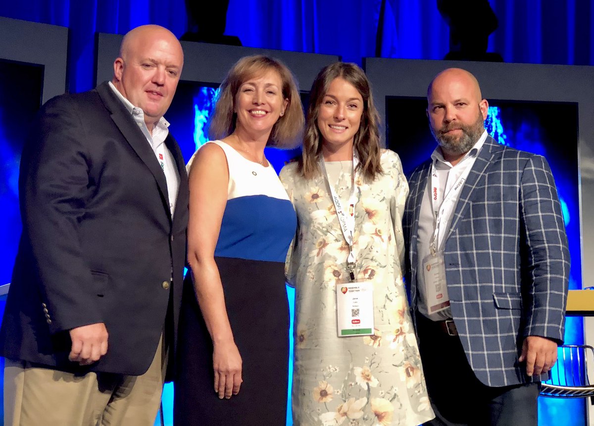 AgroQuebec's tweet photo. Bravo Jane Colin pour cette nomination au Programme Cultivons la Relève 2019 de @Aqdfl #JMFL @IGAQC @ADAQuebec @upaqc @AAC_Canada @YanBranco1 @andrelamontagn2 @mclaudebibeau https://t.co/SDH2q2HeB4