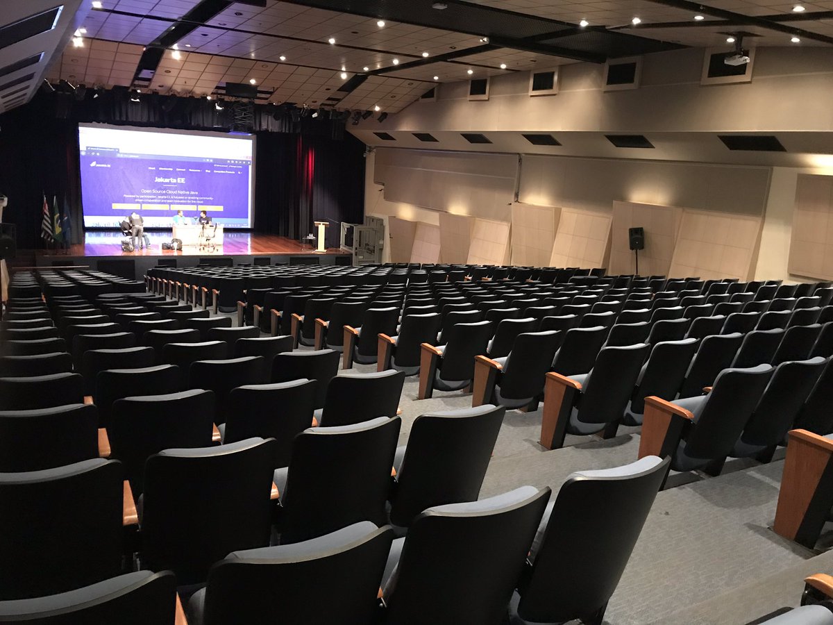 alexgorbachev's tweet image. Presenting the closing keynote at GUOB Tech Day / Oracle Groundbreakers Tour LATAM 2019 in São Paulo. 1 hour readiness.