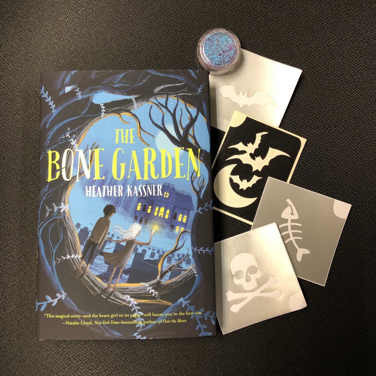 ChangingHandsJr's tweet photo. Today @changinghands in Tempe, meet @HeatherKassner as she presents her spooky #debut middle grade THE BONE GARDEN at 2pm. Plus, bone dust tattoos for those brave enough. Do you dare? #authorsigning #booktalk #ilovemg #changinghands #thebonegarden @HenryHolt https://t.co/KX3wOLYt4t