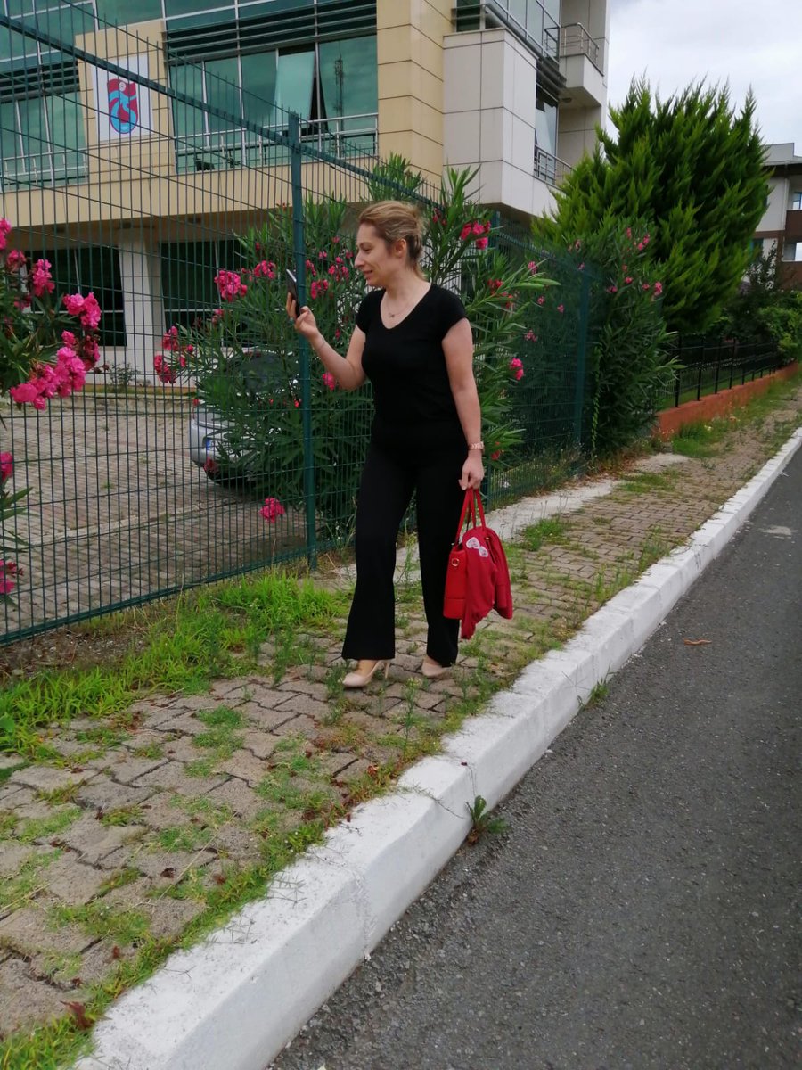 Sükut düşmüşse dile yara derindir, Yara derinse mevlâm kerimdir...