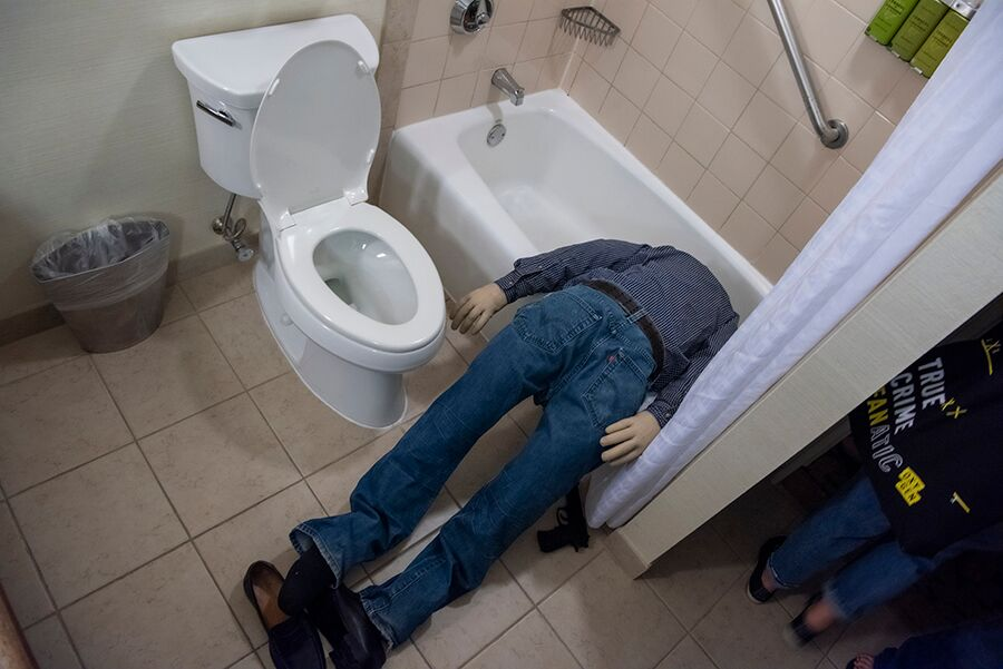Remembering that, before the big opening-day keynote, this is how i dipped my toe into shooting #crimecon2019 this year 😲 #diverightin #crimescenerecreation [photo by 
<a href="/mocopho/">mollie | corbett | photography</a>
 (the #CC19 photog) and 
<a href="/outlier_stories/">Outlier Stories</a>
 (the #truecrime fan and victim/survivor/advocate/#Outlier)]