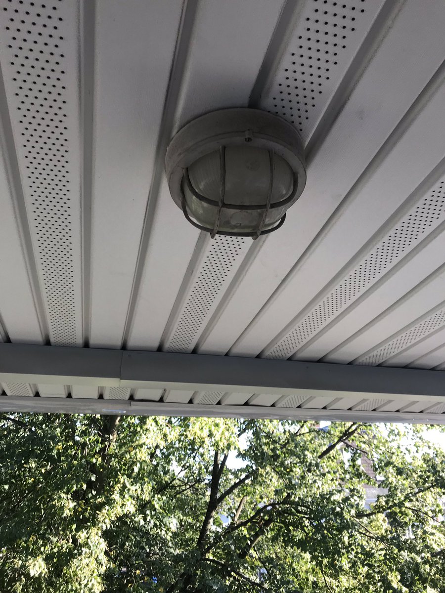 FitnessFoundry's tweet photo. #HomeImprovement tip from a novice. After 45mins trying to change a porch light bulb, almost falling & determined to change it| I realized the bulb worked fine, I was flicking the wrong light switch. True story. @LaurieWBZ #FirstTimeHomeOwnerProblems #MyCatDidNotHelp #Caturday https://t.co/DCCTTP46XG