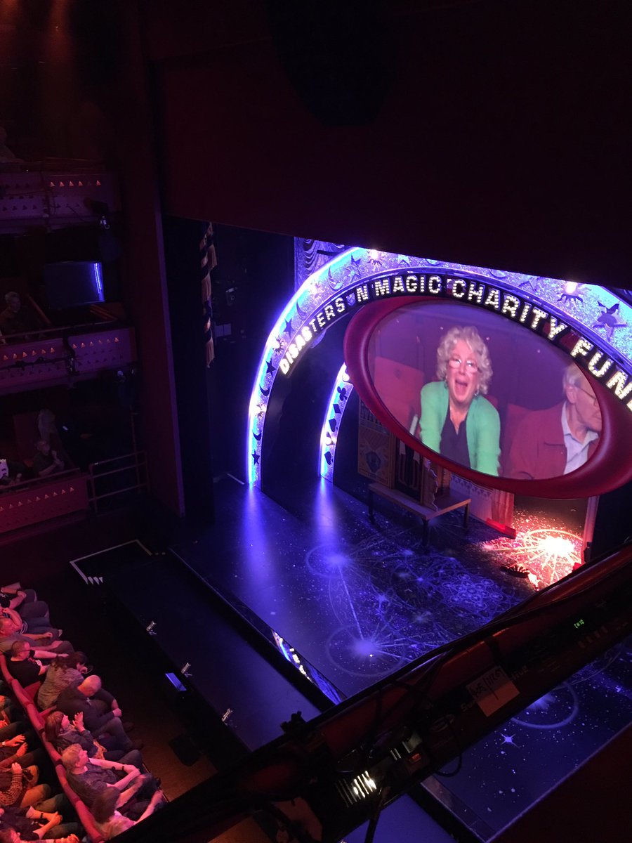 FrancesScott1's tweet image. It’s All In The Mind #MagicGoesWrong @The_Lowry #Magic #MischiefTheatre