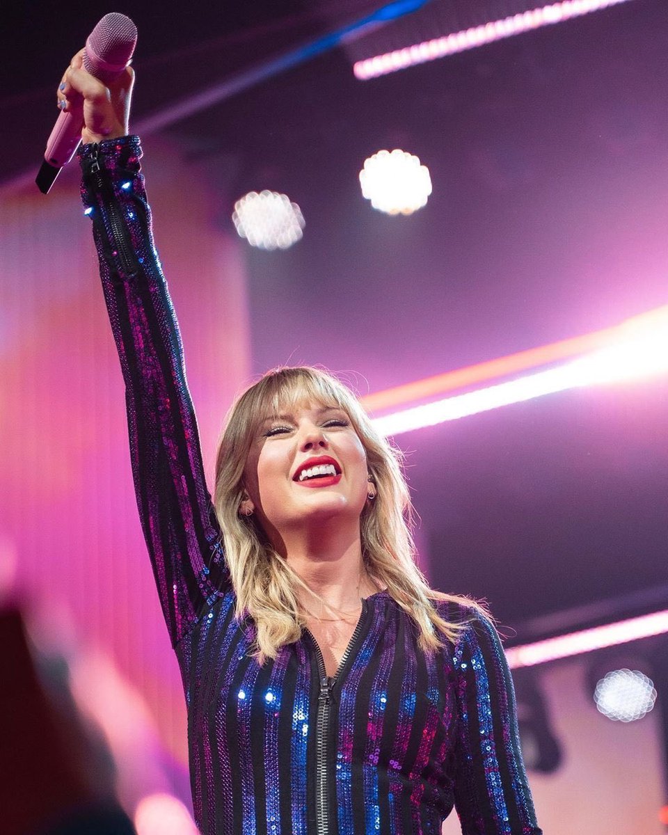 _repuTAYion's tweet image. We will always stand by you @taylorswift13 ❤️ #TaylorSwiftIsLoved