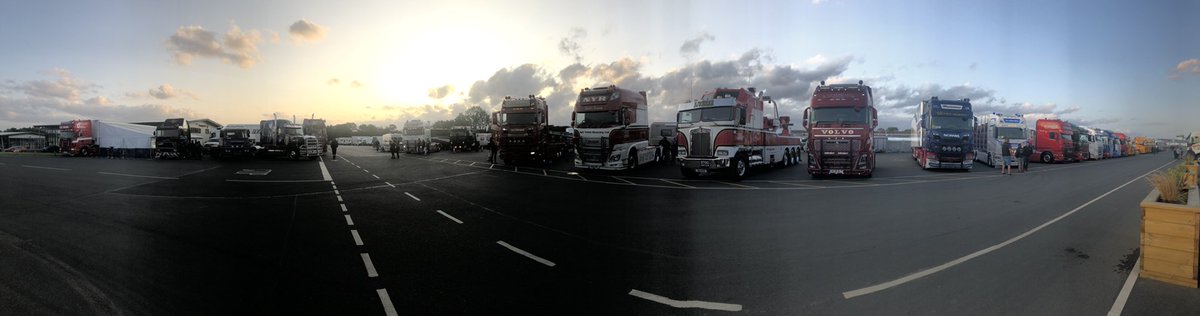 WigleyRacing's tweet photo. A.S.Taylor @SorrymateUK Race setup looks great at this weekends Convoy in the park @DoningtonParkUK #TruckerLife #Showtime https://t.co/Y9cDXaT2Ez