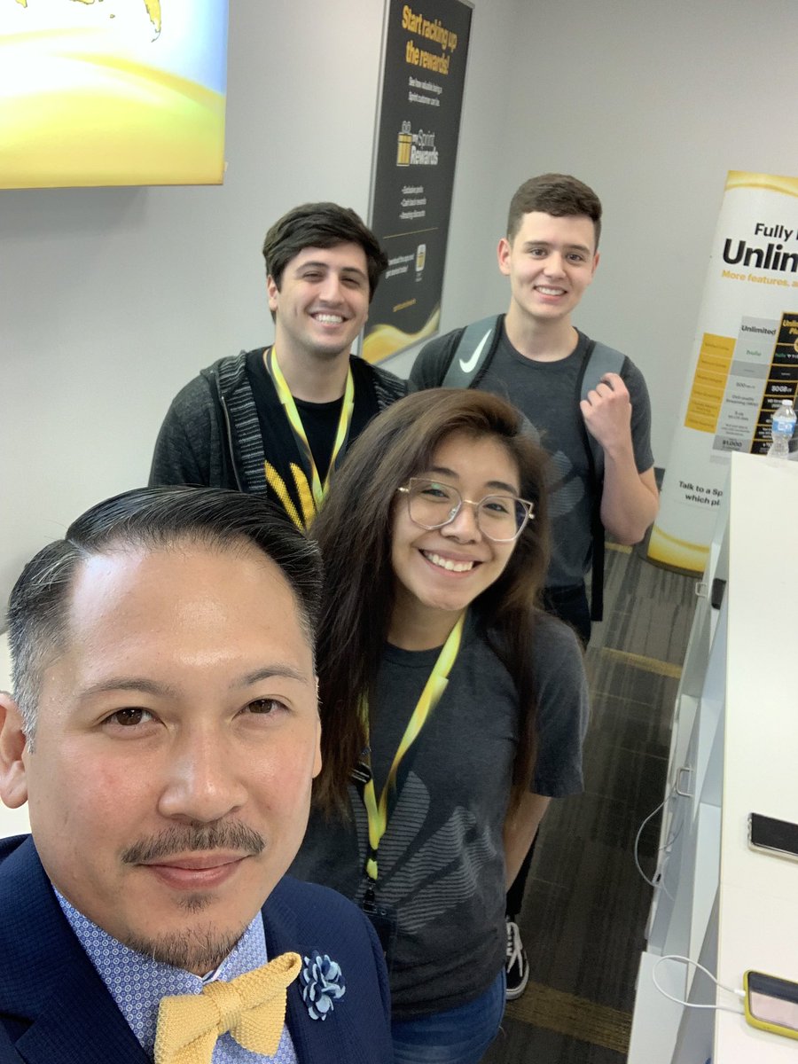 KNCMorales's tweet photo. Come see SM @mona_josselynnn and the @Stratford_WC team this #SizzlingSprintWeekend for our unlimited plans that include more features at every level! This weekend only switch and get $100 for each new line with a leased phone! #Sprint4Chi #SprintBusiness https://t.co/RuTjzKJePN
