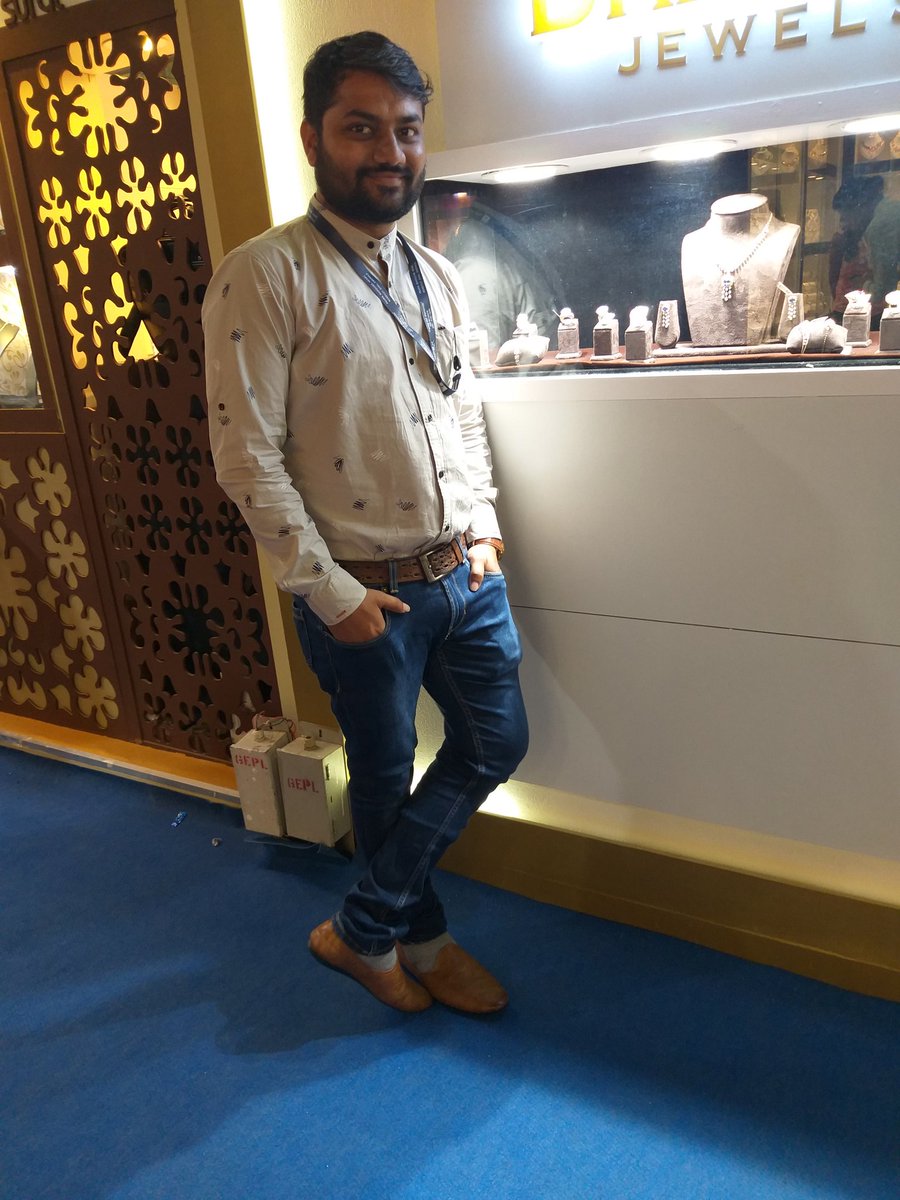 Akash_Patel1008's tweet photo. #IIJS #Iijs2019
show is Excellent
Good responding
Diamond & Gold Jewellary positive https://t.co/1JoIQvaHzE