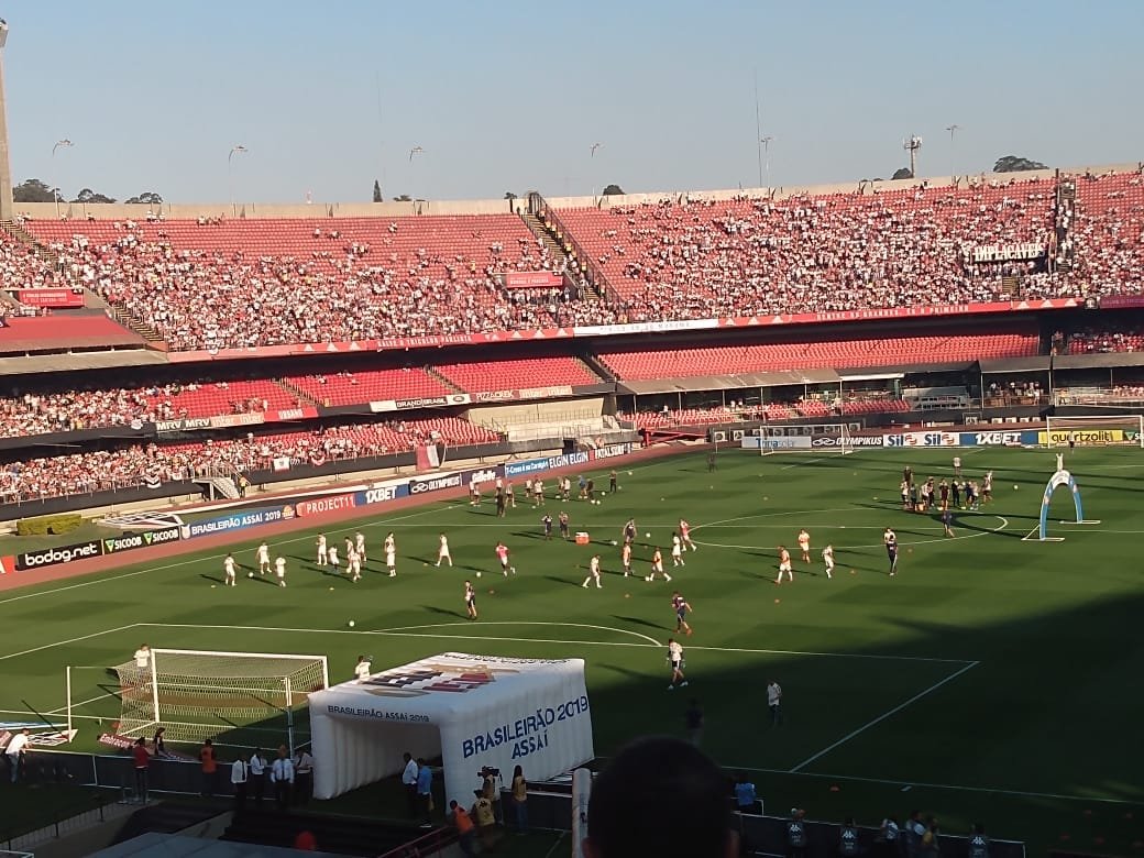 SPFC24Horas_'s tweet photo. Equipes no aquecimento no Morumbi, daqui a pouco tem #SAOxSAN na 14ª rodada do Brasileirão 2019!
📸 @DeuzanaR | @SPFC24Horas_
#SPFC24Horas #SãoPauloFC #Morumbi #Clássico #SanSão #Brasileirão2019 #14Rodada #AvanteMeuTricolor https://t.co/4gQWy86XX8