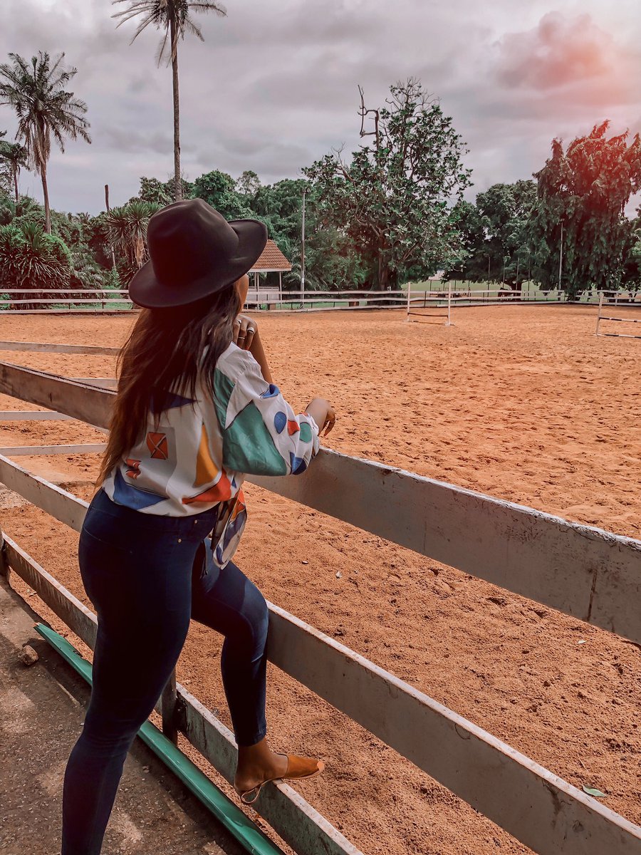 LadeIbikunle's tweet photo. I went Horse ridding today at the Ikeja Saddle club and it was nothing short of amazing. There’s a lot you can do in Lagos tbh. Who knew this place even existed???

#lagosliving #lagosblogger https://t.co/H3J4EDJuYg