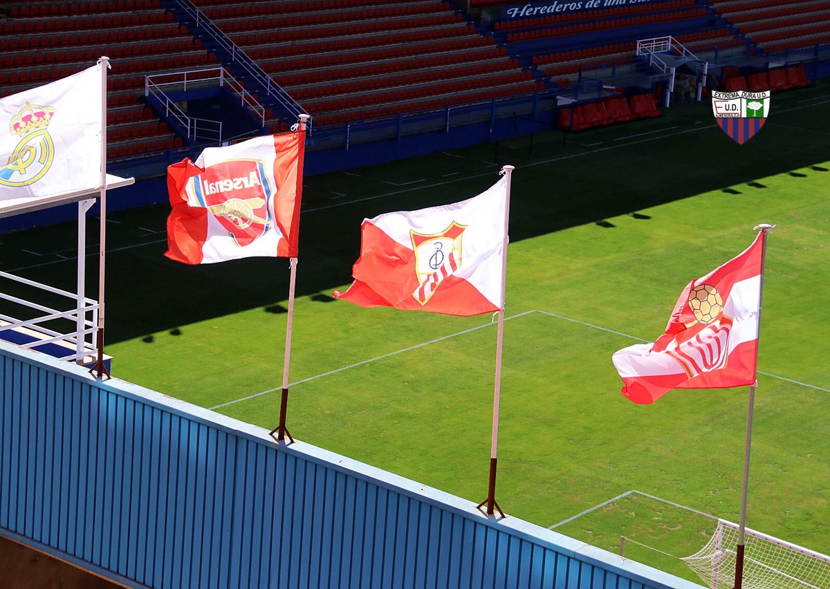 EXT_UD's tweet photo. En un día tan emotivo como el de hoy, queríamos que todos estuvierais presentes
 
@UTRERACD 
@SevillaFC 
@Arsenal 
@realmadrid 
@SLBenfica 
@SeFutbol 
@Atleti 
@RCDEspanyol 
@Cordobacfsad  
Xinjian Leopard FC 

#UnidosPorTi https://t.co/MI1MID9B93