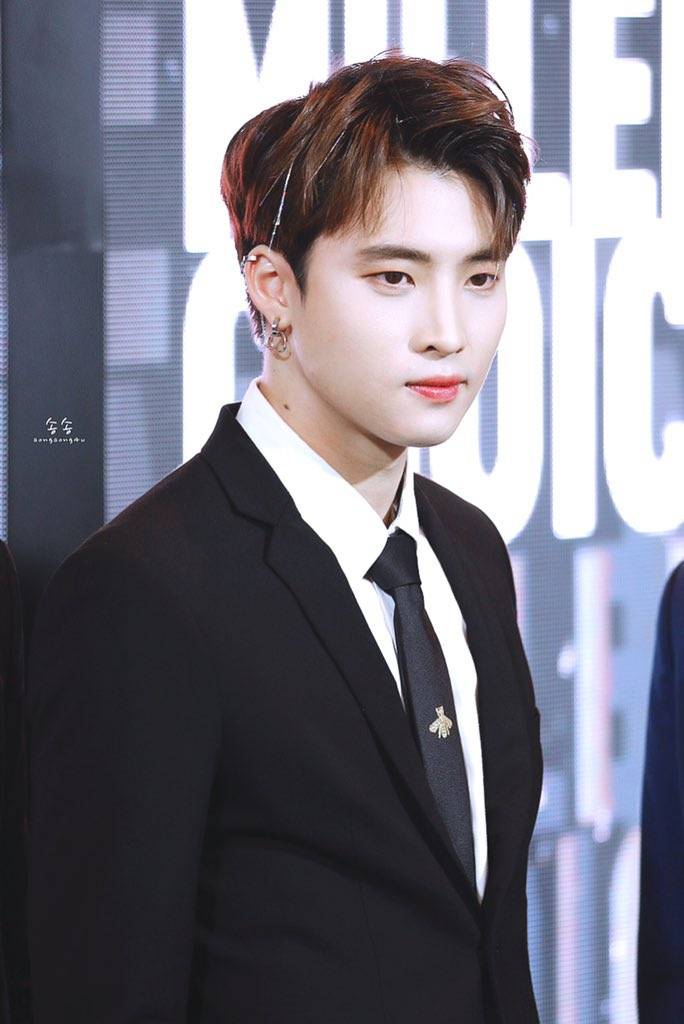 always_for_gd's tweet photo. @songsong4u @m34nismind hello,sister~Can I make something with your photo? I hope to get the authorization of your photos.I want to use the photo you took to make a hand.I will give it to fans for free.plz🙏
💙💚 https://t.co/g2m5HTbBYs