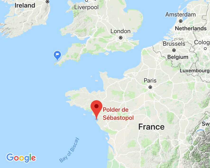 Pit stop at Hayle Estuary #Cornwall on the way home and <a href="/arronr94/">Arron Roberts</a> found colour ringed Mediterranean Gull green R1NU. A quick email and very quick reply reveals this is the first sighting of the bird since it was ringed as a chick in western France in June 2018 #gullhistories