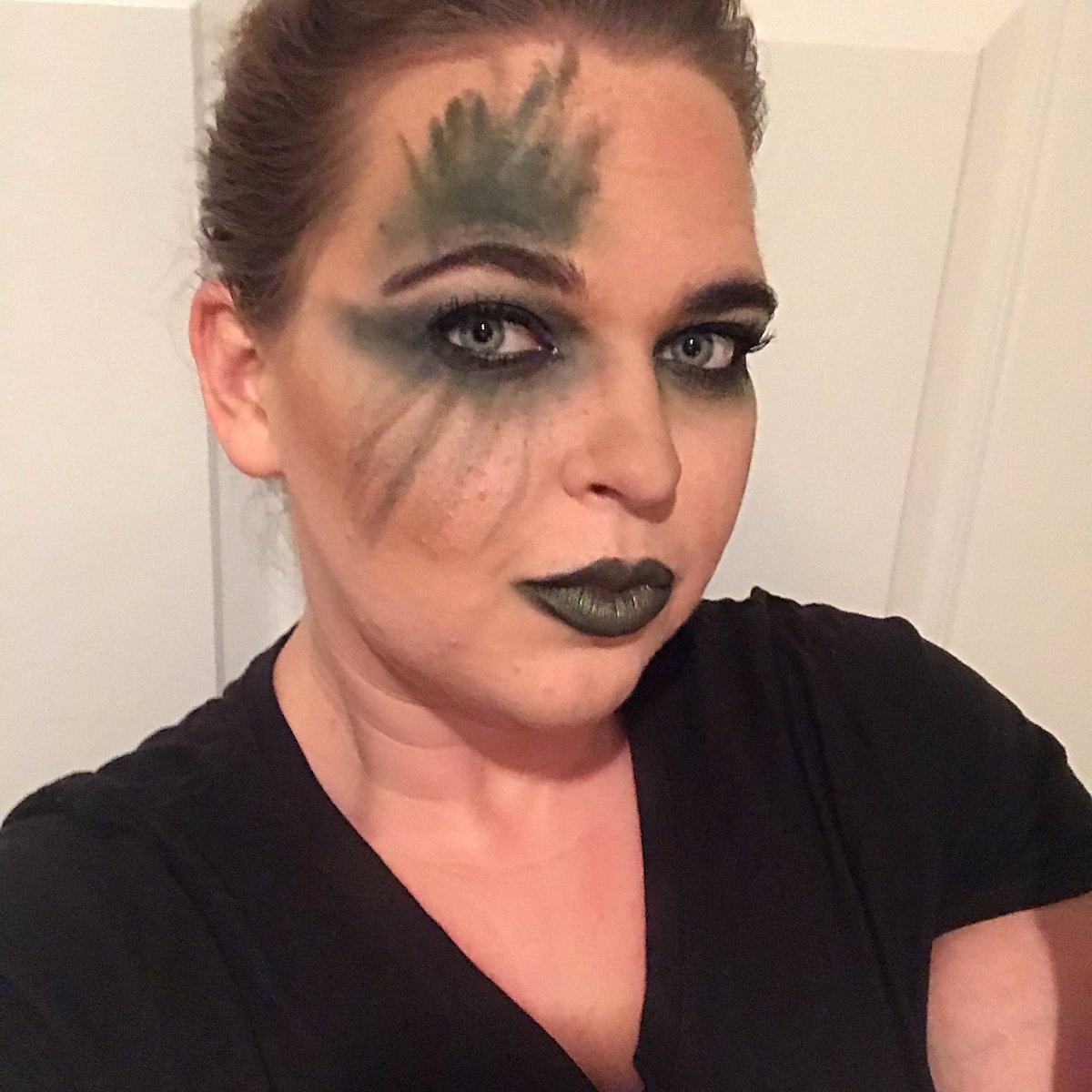 SingingMarie18's tweet photo. Whoโs going to win #SmoshSummerGames next week? #MushroomClout or #Toxicitea ??? I have no clue but I cannot wait to find out and create some more makeup looks! This has been too much fun and It feels good to have creative outlet through makeup again!! https://t.co/J029ALj8Bn