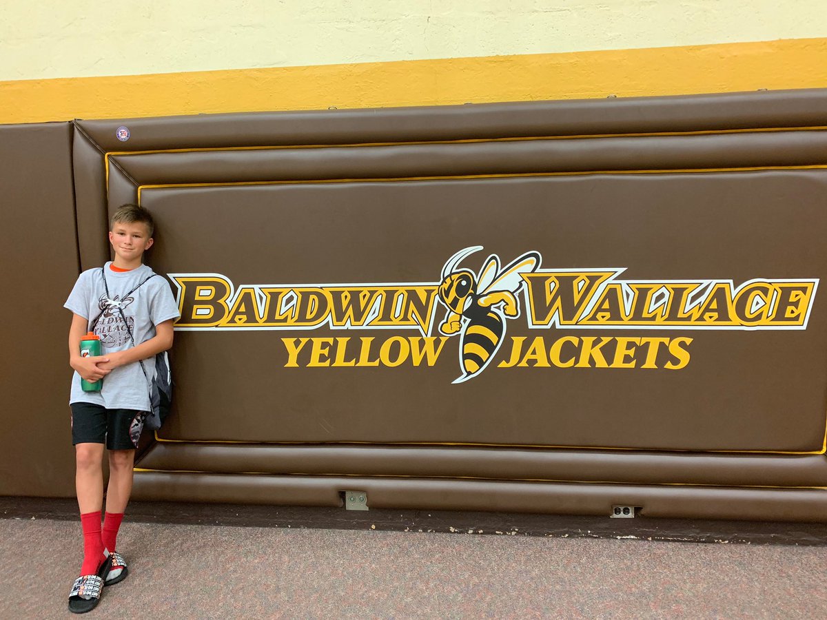 Congrats to Everett! He won MVP for the 7th to 9th and 3 point and Free throw.  <a href="/BWCoachHeil/">Tom Heil</a> @Jackets_Hoops