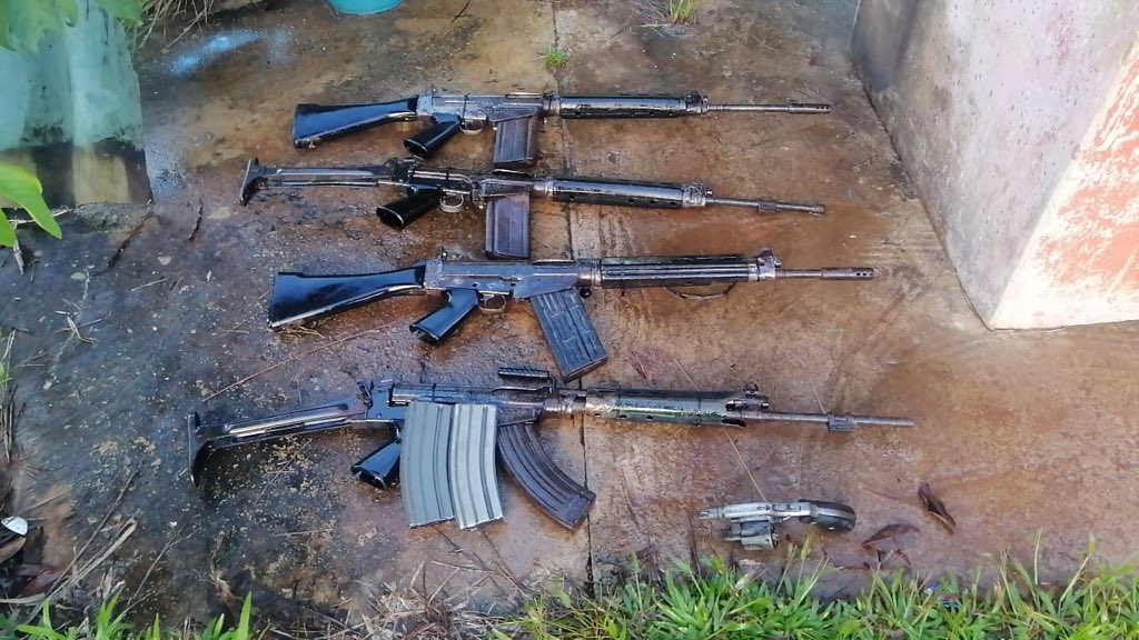 FuerzaAereaCol's tweet photo. #Importante | En operación realizada por @FuerzaAereaCol #FTCARES @PoliciaColombia @FiscaliaCol fueron capturados dos integrantes del GDO ‘Puntilleros’ y decomisado importante material de guerra en el Vichada. Más información en https://t.co/BGc8viidBO   #LaVictoriaEsDeTodos https://t.co/wSNASdw3zV