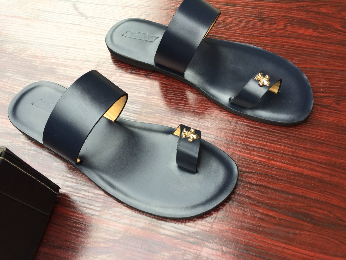 ipushxclusively's tweet photo. Order these for just N 15,000 NIGERIAN naira and can come in nveroour colors.. to order call
08068722472
WhatsApp available
#handmade #bespokepams #bespokeshoes #pushxclusive #menswear #mensfashion https://t.co/cCPJilVNoW