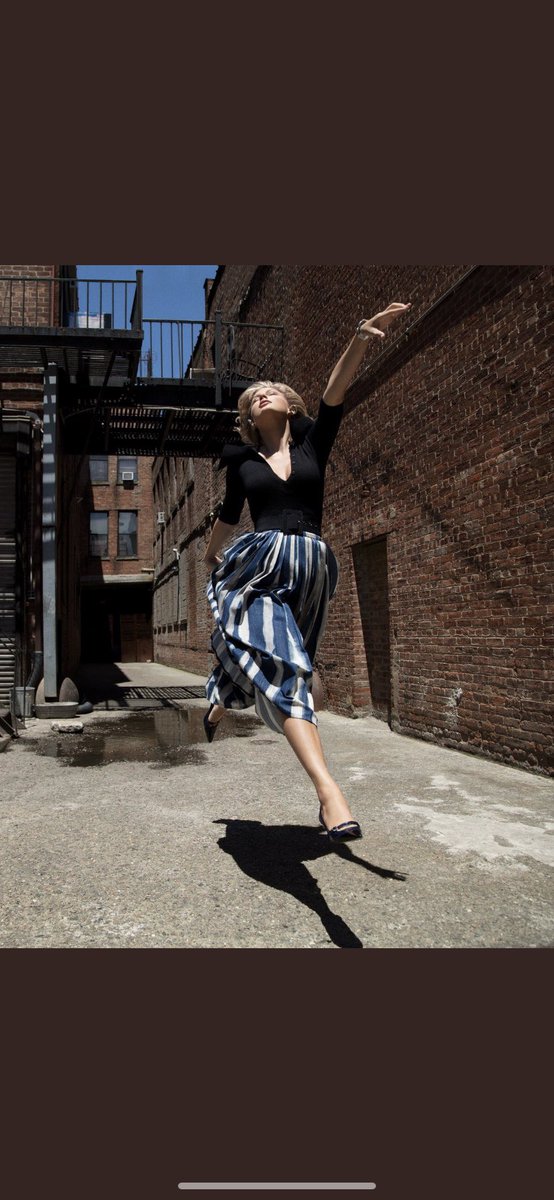 1threadofgold's tweet image. #taylorswiftisloved