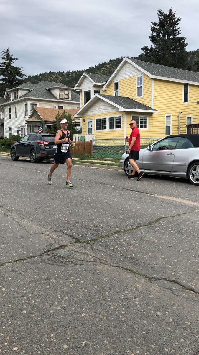 BradRunsFar's tweet photo. 1:24:57 - Altitude PR, 23rd OA, 1st in AG. Year of the squeak continues. Fought every mile for this one.
#TeamGetRunning #GTISHalfMarathon #GotThatBread #SoLitTheBreadIGotWasToast #DangerZone https://t.co/rBe51LnhVS