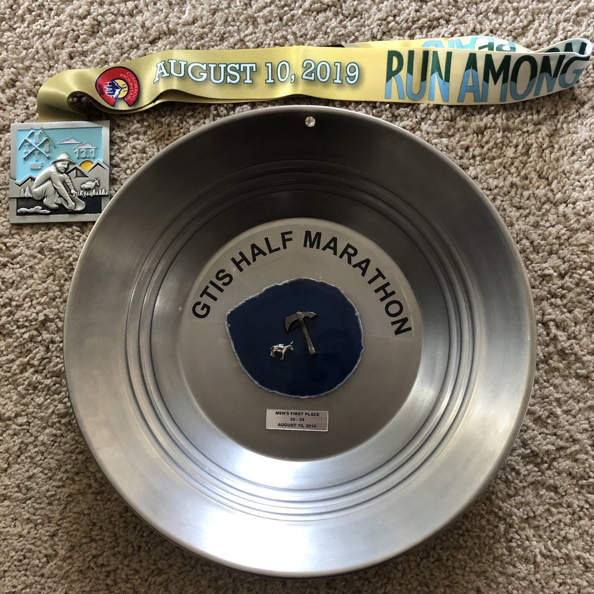 BradRunsFar's tweet photo. 1:24:57 - Altitude PR, 23rd OA, 1st in AG. Year of the squeak continues. Fought every mile for this one.
#TeamGetRunning #GTISHalfMarathon #GotThatBread #SoLitTheBreadIGotWasToast #DangerZone https://t.co/rBe51LnhVS