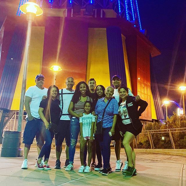 JavierPotes's tweet photo. This is US. #mifamilia #thepotesfamily #threebrothersfrombrooklyn https://t.co/TxTVfa9FcY
