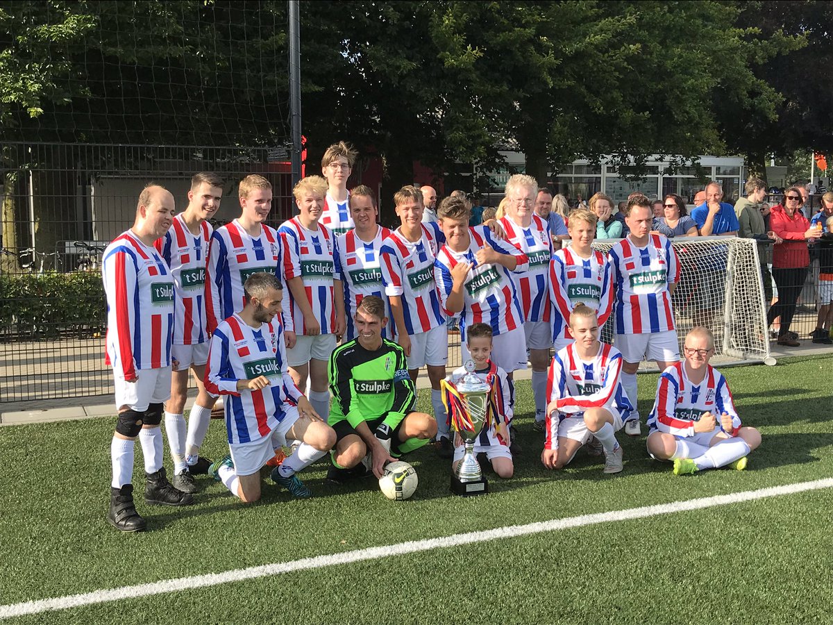De eerste editie van de Rabo Cup! Spannende strijd, gezellige ontmoeting, leuke dag! <a href="/UDI19/">UDI'19</a> <a href="/blauwgeel38/">Blauwgeel'38/JUMBO</a> @RaboUdenVeghel