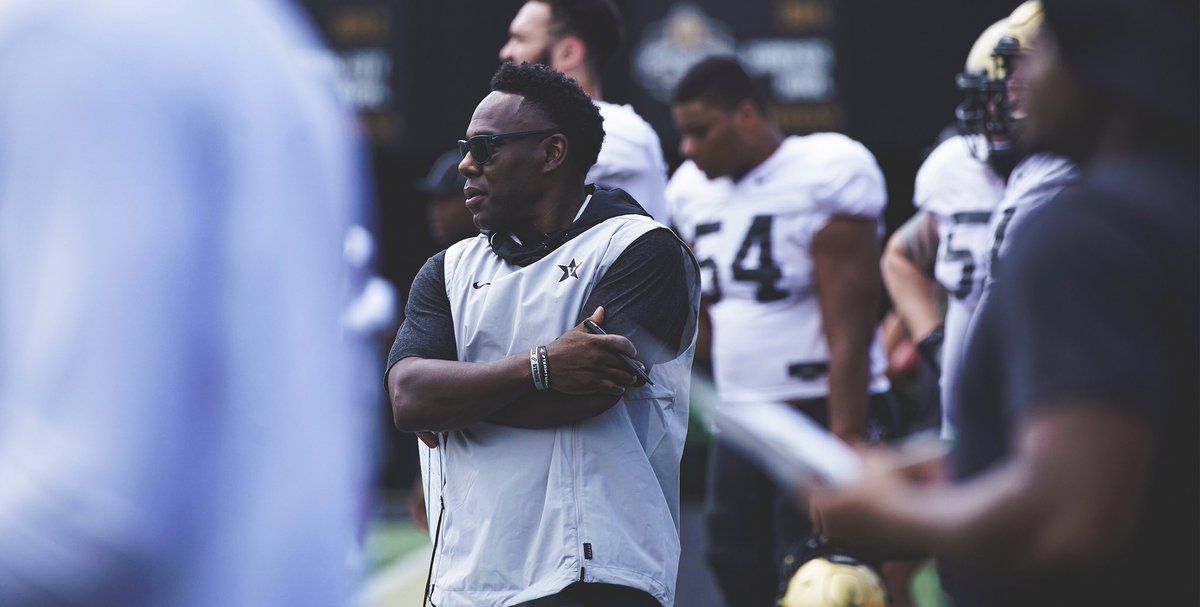 VandyFootball's tweet photo. Three weeks until the real deal. ⚓️
#RTI | #AnchorDown https://t.co/pfl0sXvN9W