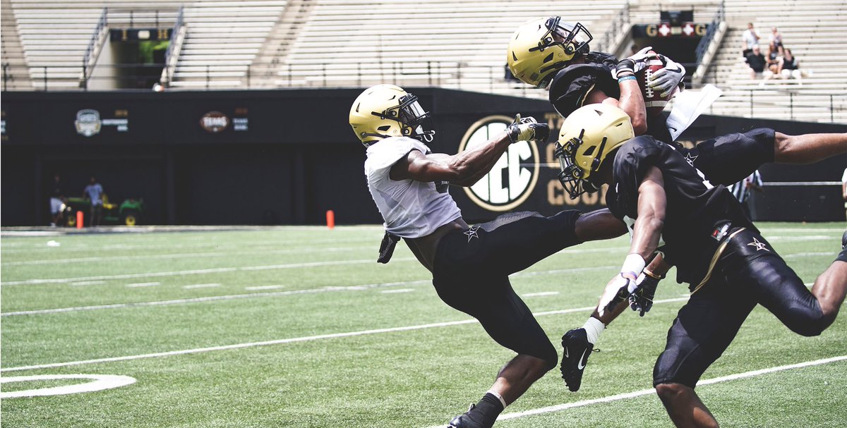 VandyFootball's tweet photo. Three weeks until the real deal. ⚓️
#RTI | #AnchorDown https://t.co/pfl0sXvN9W