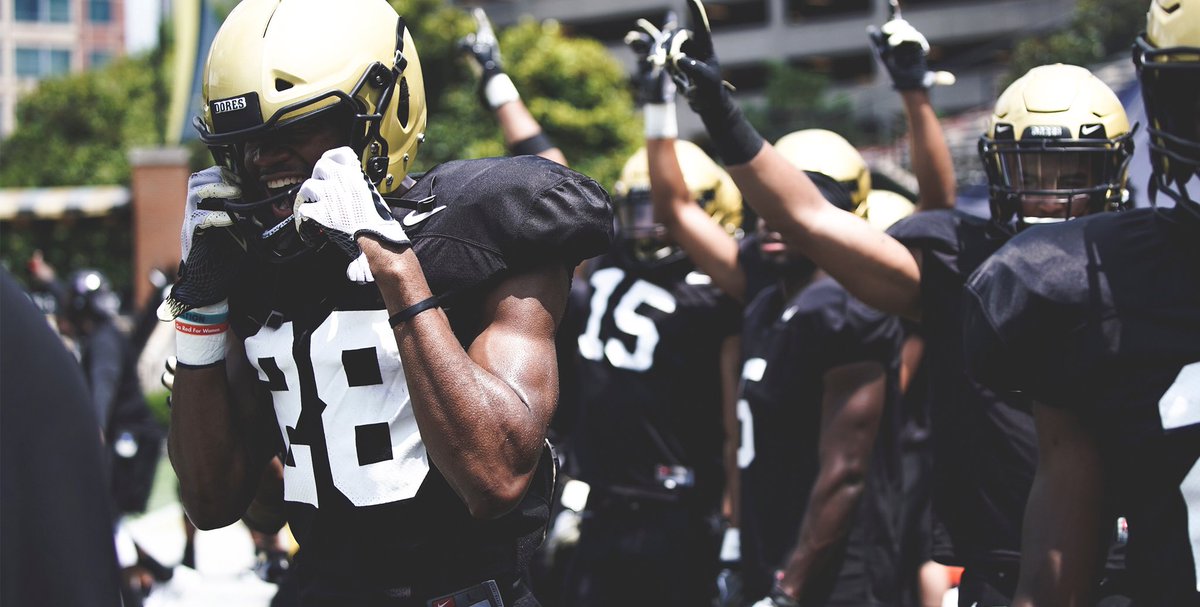 VandyFootball's tweet photo. Three weeks until the real deal. ⚓️
#RTI | #AnchorDown https://t.co/pfl0sXvN9W
