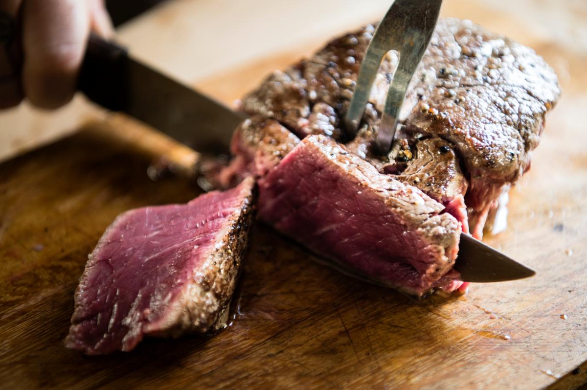 TheMeatHouse3's tweet photo. Steak this delicious deserves a close-up! 🔎
-
#TheMeatHouse #CovingtonGA #CovingtonGAEats #GAEats #GeorgiaEats #Foodie #Food #Yum #Yummy #Delicious #Mouthwatering #Eeeeats #PrimeRib #RibEye #TBone #Sausage #Bacon #Meats https://t.co/IXz1klYzNE