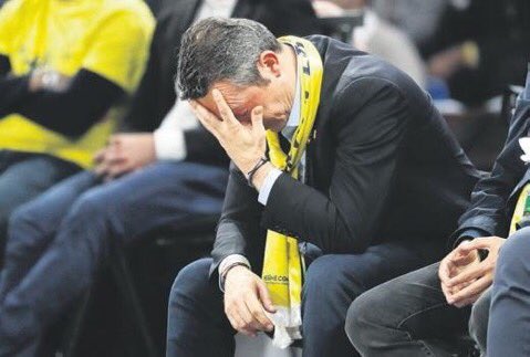 Twiter ile geldin Twiter ile gideceksin Aziz Yıldırımı mumla arayacağız daha iyi günlerimiz  #RezilEtmeİstifaEtAliKoç