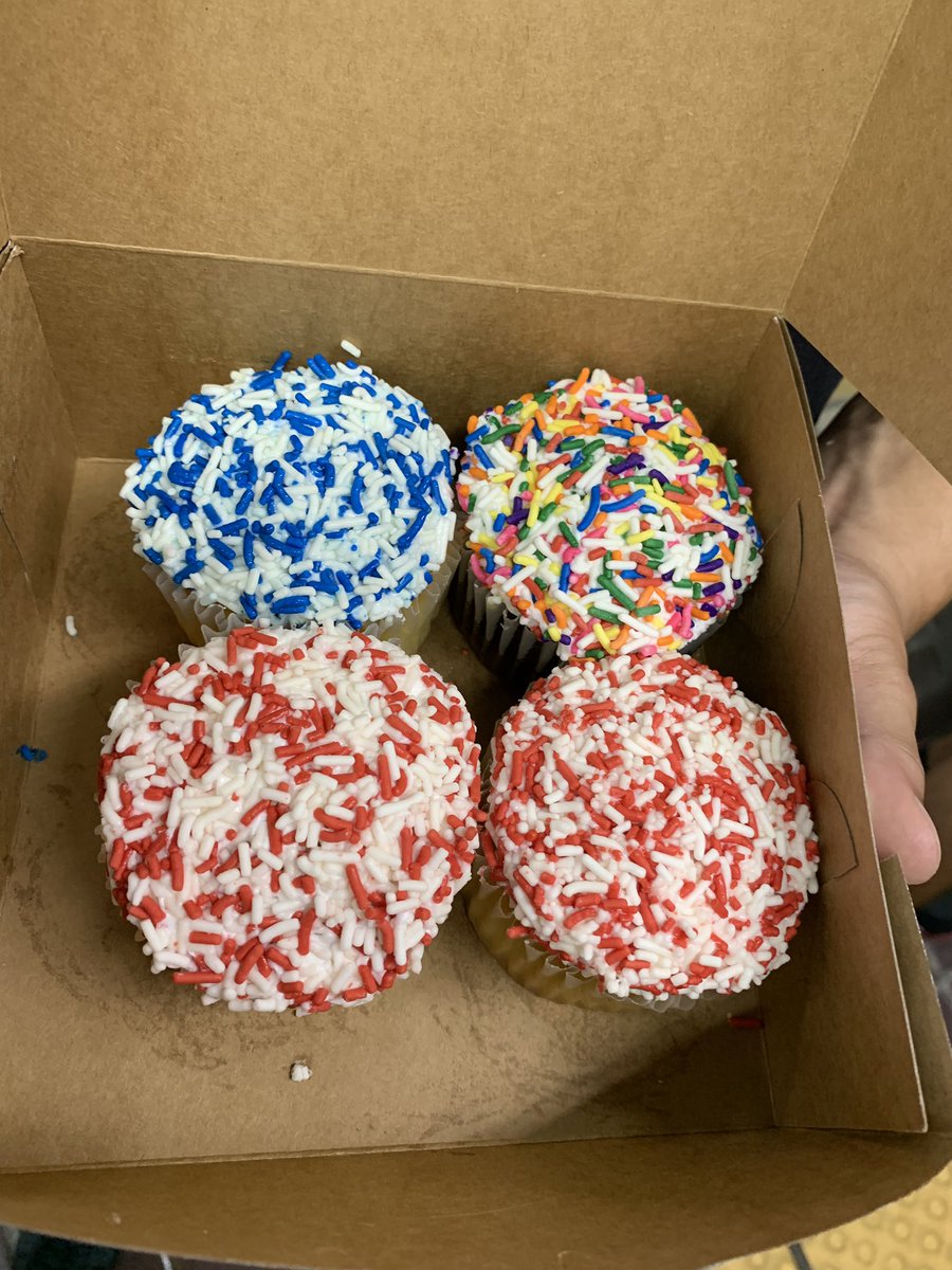 W00DZ's tweet photo. Eating our feelings... #LoserGoals https://t.co/FlkRRwcwk9