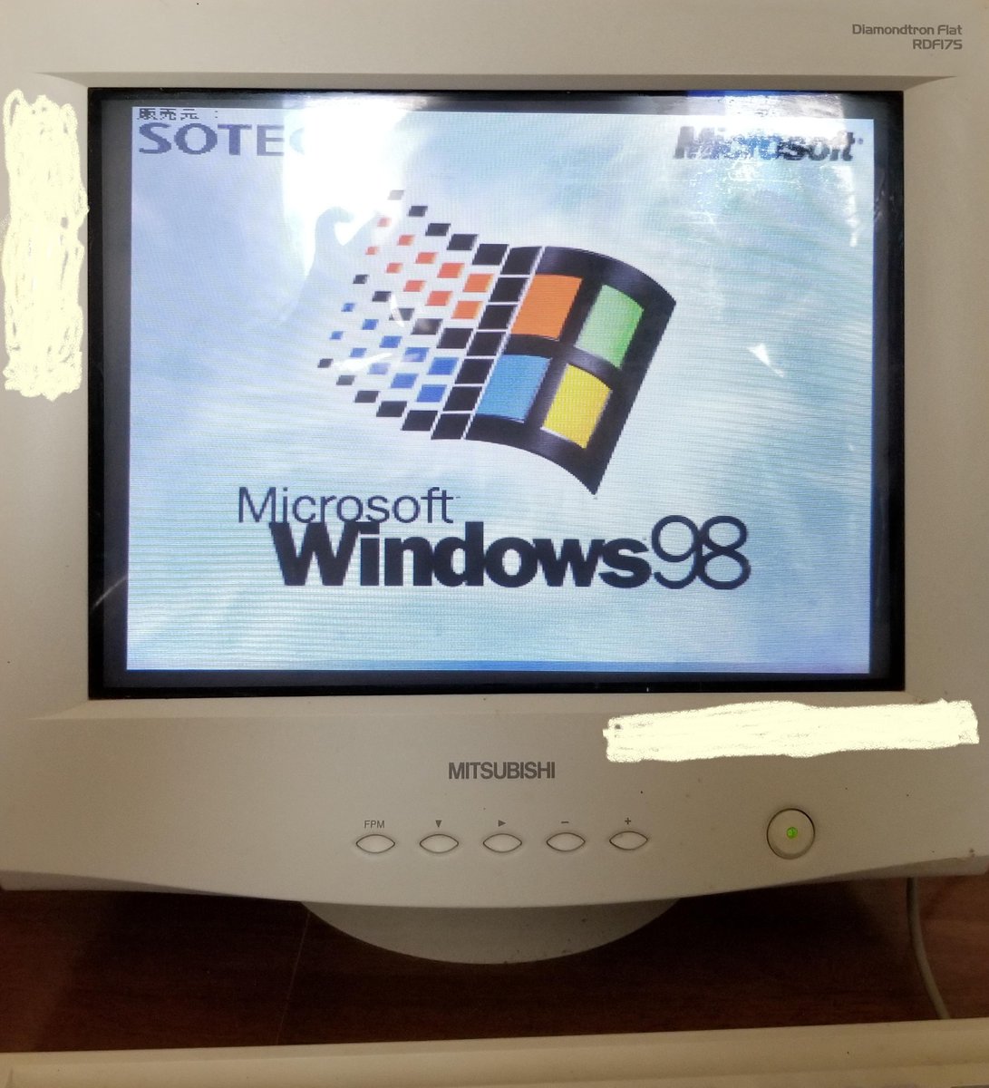 junkismylife's tweet photo. SOTECのWin98機を触る機会が有った
レガシーPCによくあるチェックサムがどうにかなってるから設定確認しろとでた
んで設定開くとWin2.XX風な近代のGUIUEFI的なBIOSが立ち上がった
あらビックリ昔もBIOSってマウス使えたのね
しかもBIOSにアンチウィルスの文字が!
#windows2.0
#Windows98
#レトロPC https://t.co/q7uZzd88wb