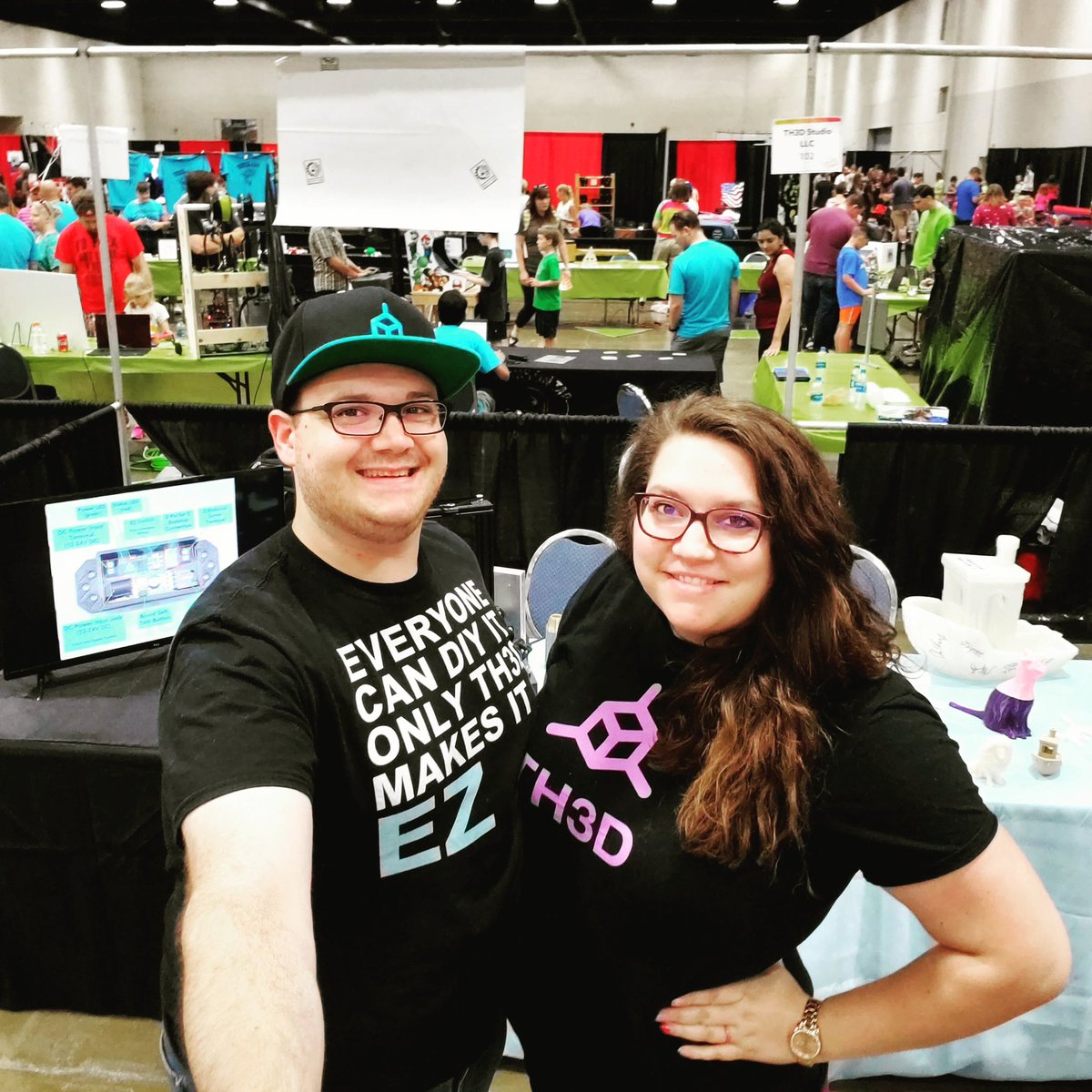 TH3DStudio's tweet photo. The boss (Samantha) of @th3dstudio #ignitepeoria #th3d #rivercity https://t.co/TAjl1KfGOP