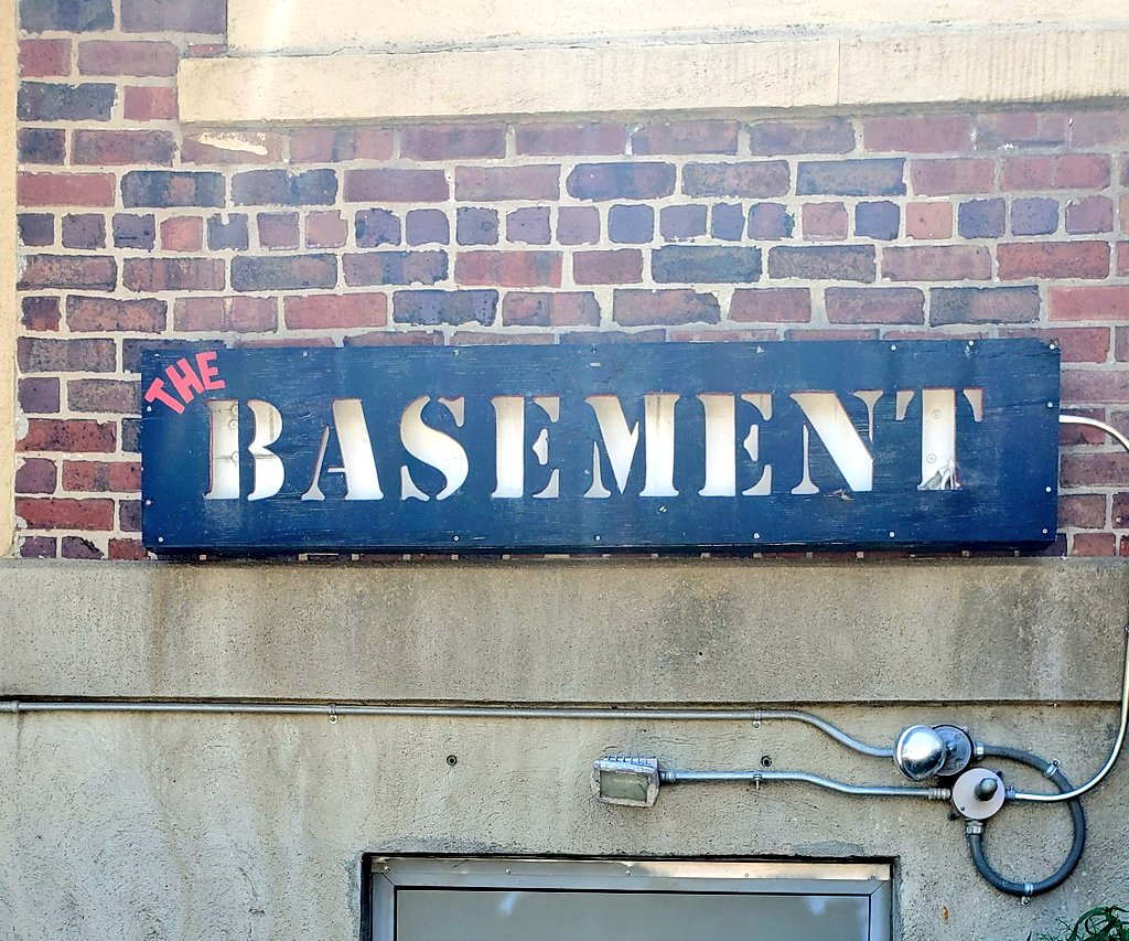 isle_of_light's tweet photo. Ready for the beach party!! @vesperteen 🏝
#sadsun #vesperteen #thebasement #columbus https://t.co/l3pP9nyLyu