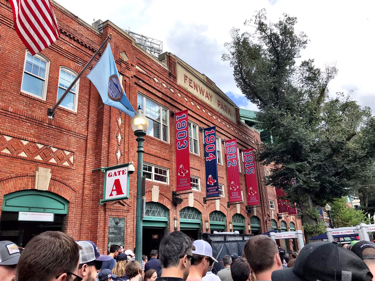 galiberti's tweet photo. It is a beautiful day to take the family out to @fenwaypark for a @RedSox game! Don’t forget to head to Concourse K for Kids Fun! #KidNation #CallingAllKids #SoxVR #SoxPromos #RedSox #RedSoxNation #MyFenway #RedSoxParents #FamilyFun #FenwayPark #Ad https://t.co/7or5p5ekwU