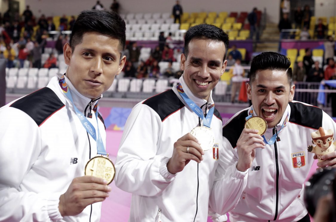 UNMSM_'s tweet photo. 🇵🇪🥇Felicitaciones al equipo peruano de Karate conformado por Oliver Del Castillo, John Trebejo y Carlos Lam que consiguieron la medalla de Oro en los Juegos Panamericanos Lima 2019 en la modalidad de kata masculino. ¡Un abrazo especial a John y Oliver que son sanmarquinos! https://t.co/dIXRvdbYYy