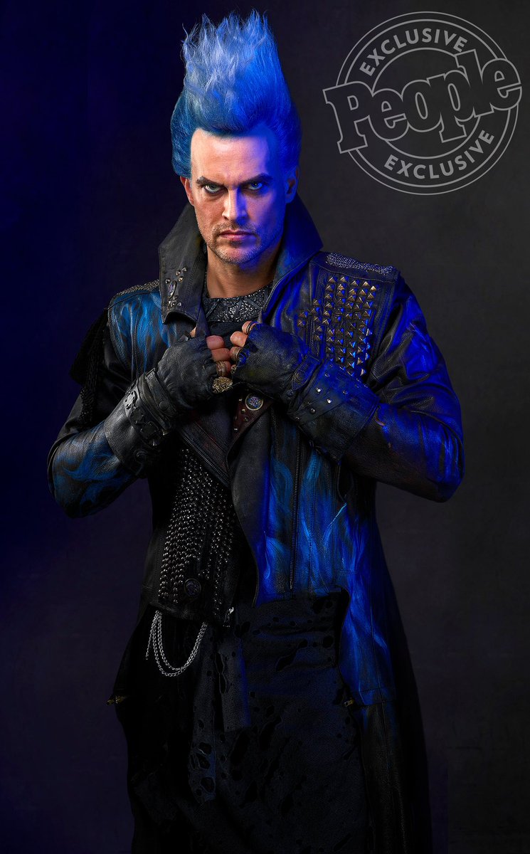 EdTeachHasBPD's tweet photo. So this post is kinda a call for help from all the cosplay wig makers out there. I want to cosplay Hades from Disney Descendants 3 and I’m planning on making my own lacefront wig from scratch but I have no idea how. If anyone can help, please hit me up! #wigmaking #diywig https://t.co/WYqXKUHjD2