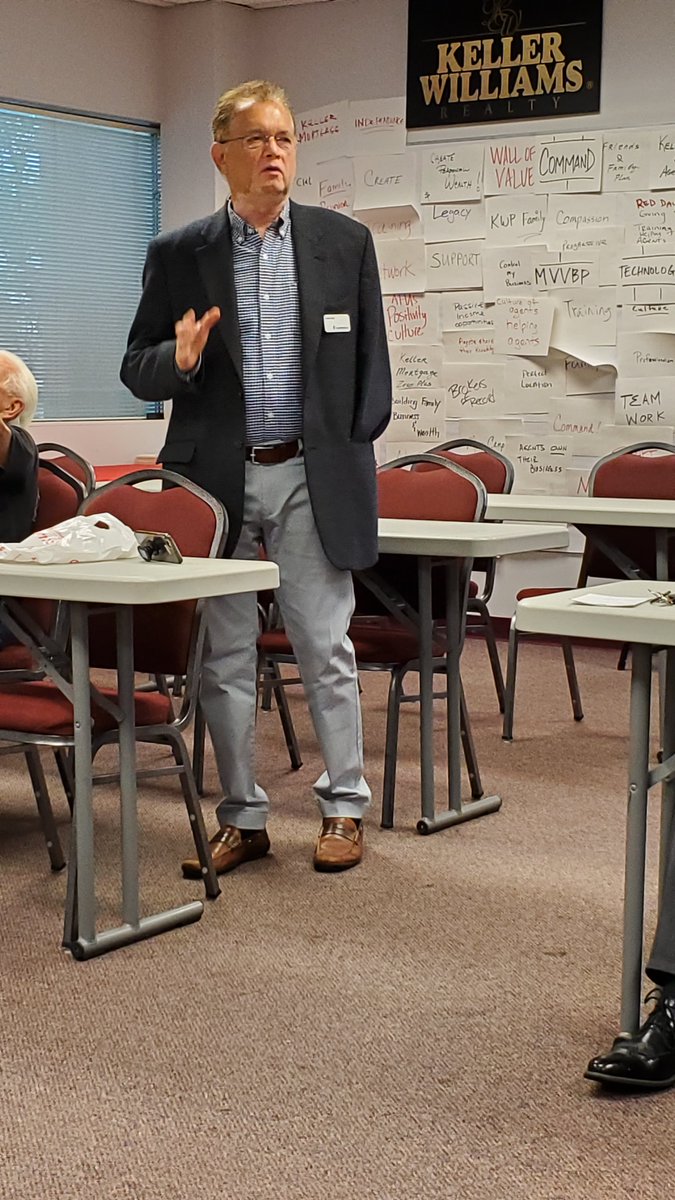 NetworkingMore's tweet photo. What terrific and informative presentations at @NetworkingMore on August 8 by Tom Myers (Bundle of Paws) Bruce von Tulganburg (The Creator) and Paresh Shah (Farmers Insurance). It's always fun hearing Bruce's stories. https://t.co/QiTFhyZ2sK