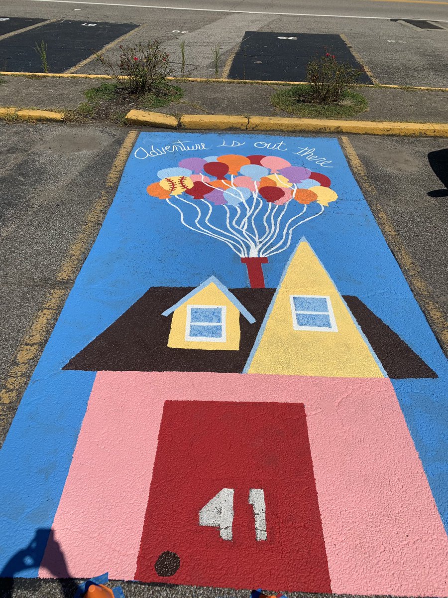 gwhsstudco's tweet photo. Seniors🚨 Go paint your spots!! Applications are available in the office!! Any questions ask a Student Body Officer!!! https://t.co/LeO7ftY45b