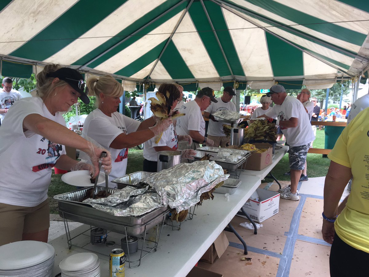 Woodland50News's tweet photo. Come see your Woodland District 50 team at Ribfest! #gurneedays2019 #LifeintheW https://t.co/YoeXc8drPm