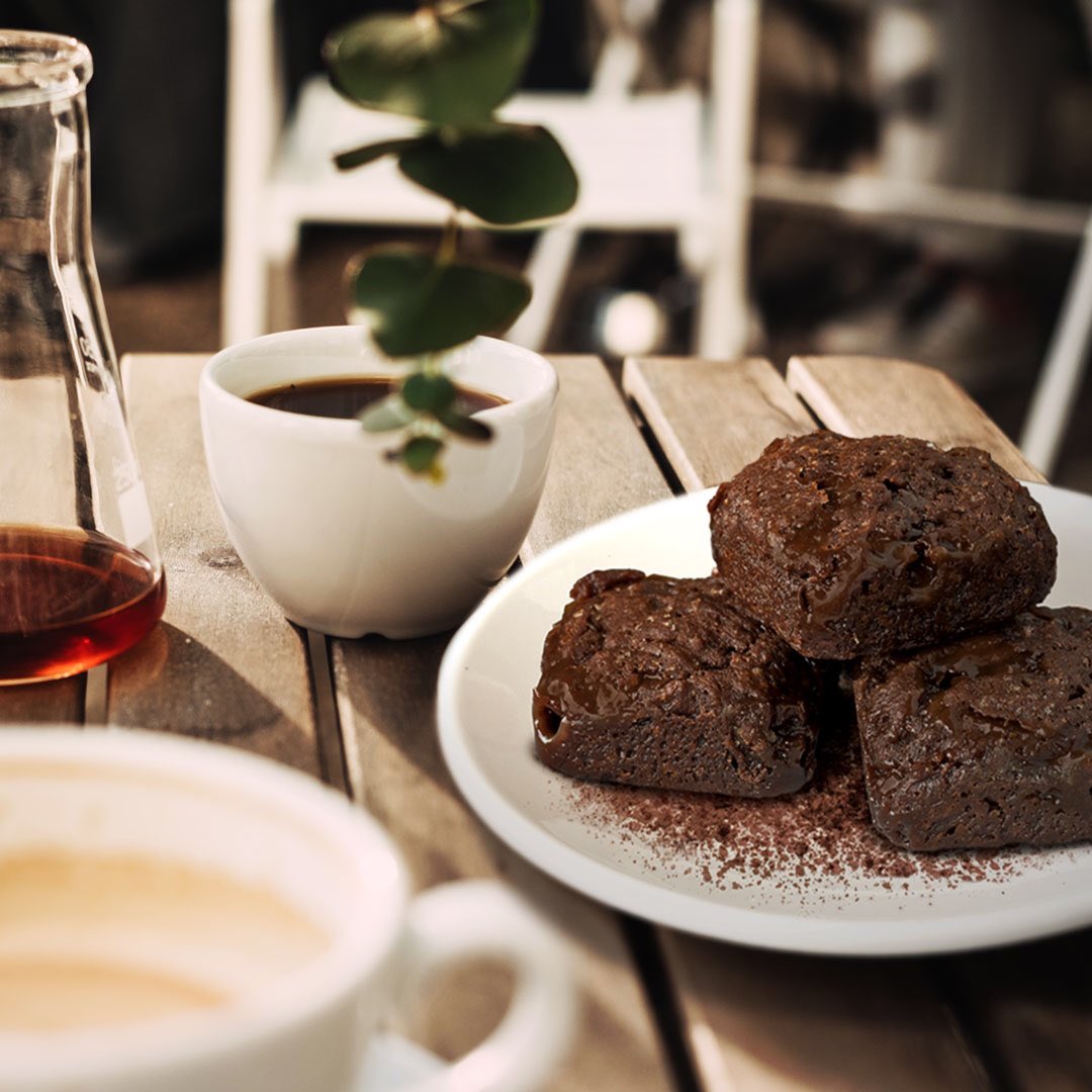 Zootology's tweet photo. Cannabis has never tasted so good. #ZootBites Caramel Espresso Brownies are handmade with Guittard chocolate and premium, naturally-sourced ingredients. No artificial colors, flavors or preservatives. (And surprisingly #glutenfree!) #howdoyouzoot #cannabis #edibles https://t.co/vJB4wmtClb