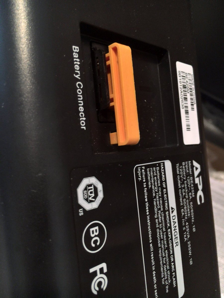 MarkTabOrg's tweet photo. I’m thinking of returning this UPS because the orange tab is NOT flush when it is pushed in. 

What do you think @APCbySchneider https://t.co/yWCHxt9UhD