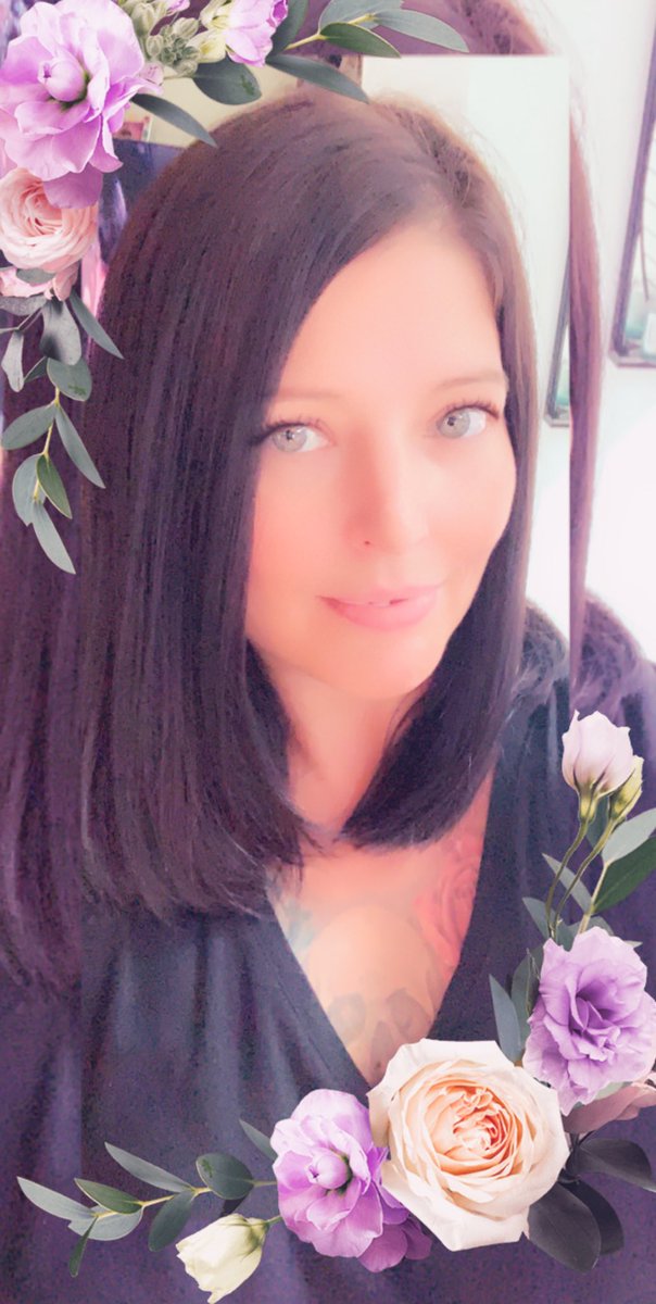 yankeeluv08's tweet photo. Lovin my new haircut, it’s been over 13 yrs since I’ve had this short of a cut. #youonlyliveonce #notafraidofchange ❤️💯 https://t.co/vzkYrtlyMw