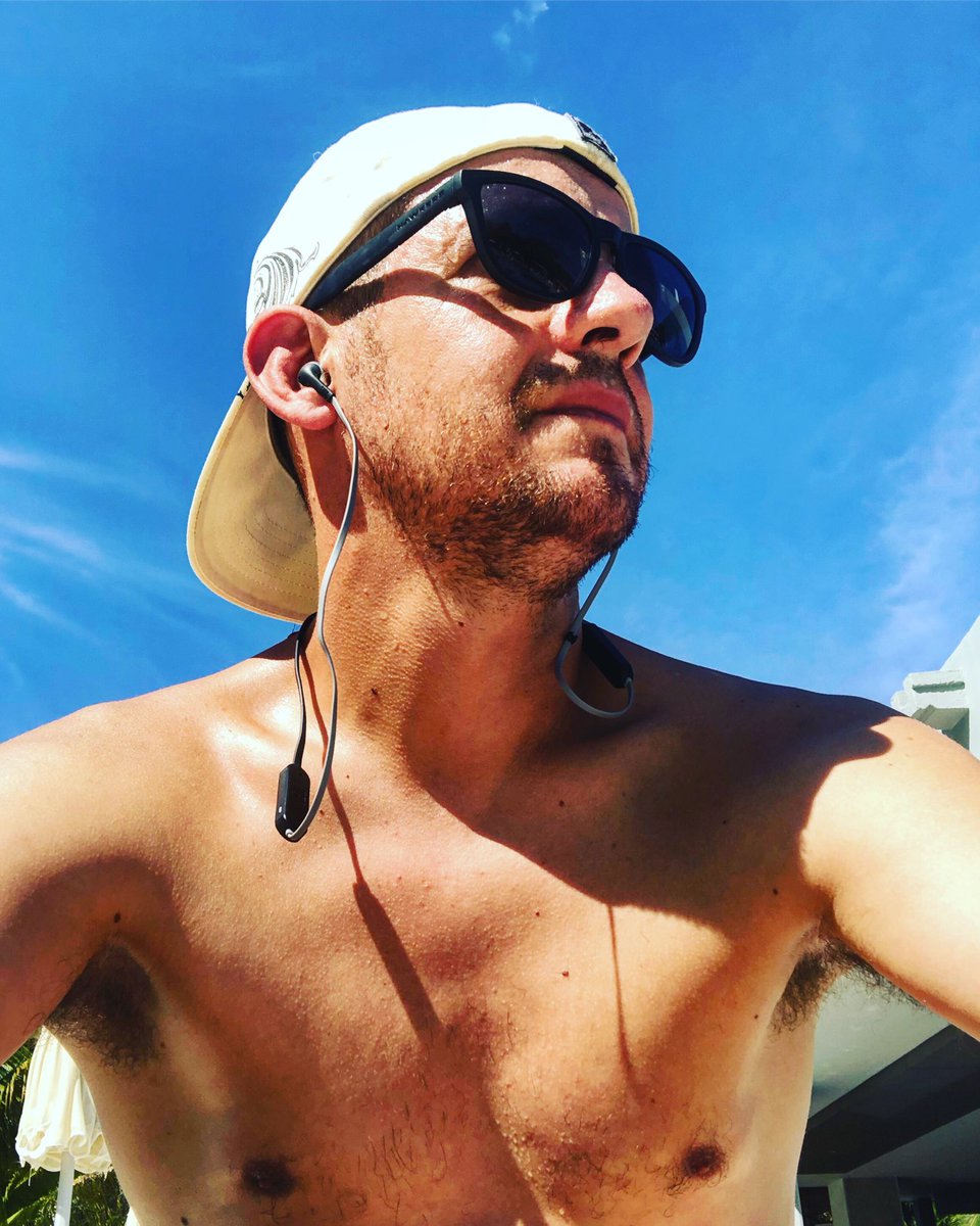 MickyLabarias's tweet photo. Disfrutando de dias de #familia con escapada incluida 🔝🛩 🇲🇽 
.
Playas tropicales 🐠 , sin perder de vista nuestra proxima carrera... 🚗 💨 
.
▪️Estaremos en el proximo #rally de tierra 🔜 #rallytorrefeta❓ 🤔
.
#holidays #sun #beachlife🌴 #tropical #mickyslifestyle https://t.co/tIbqkWa6gs