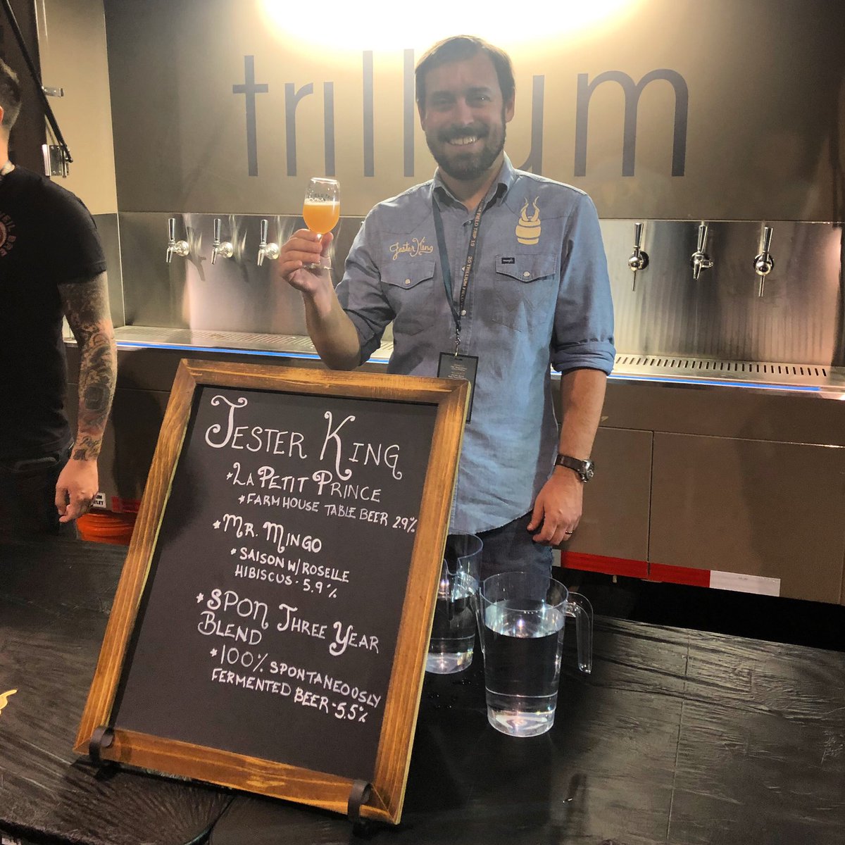 jesterkingbeer's tweet photo. Pouring today at the @trilliumbrewing Field Trip in Massachusetts! Thanks for the friendship and for having us out!

#jesterking #jesterkingbrewery #beerfestivals #trilliumfieldtrip #timeplacepeople https://t.co/RMXfMt5UvL