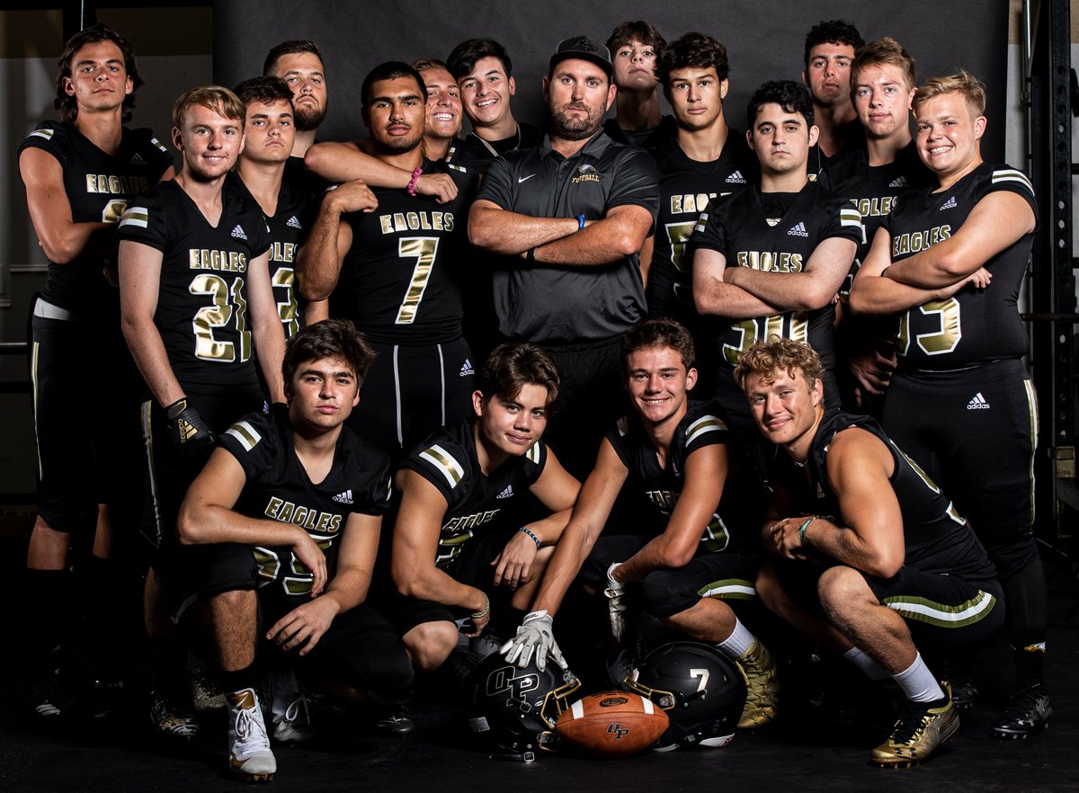 CoachWebb88's tweet photo. These Seniors Are HUNGRY #SOAR https://t.co/26u9OThMei
