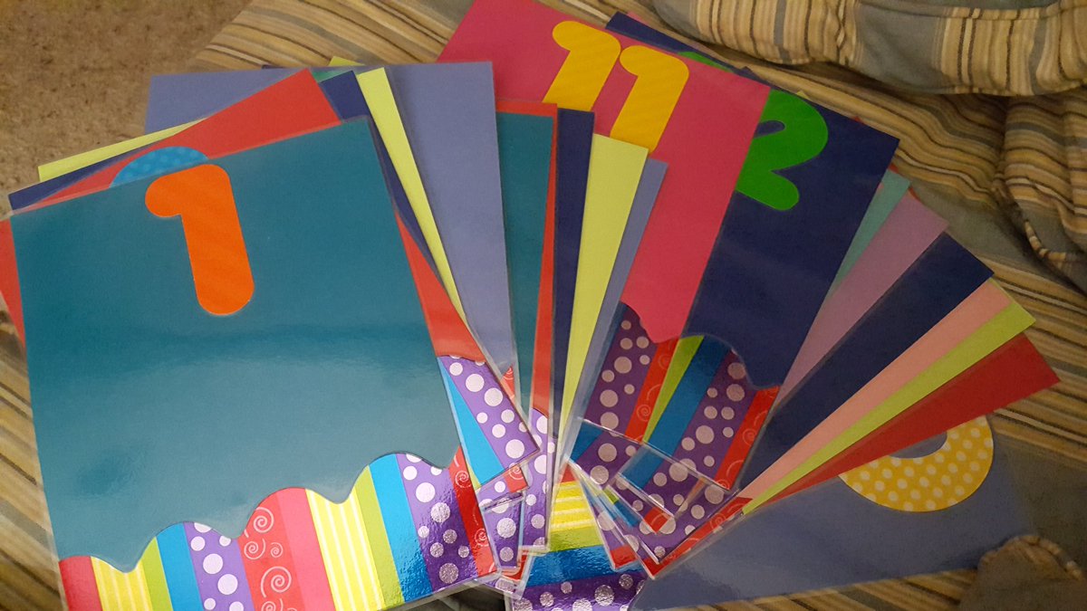 CarrieGregg4's tweet photo. So many ideas for these cards! @mrsmakeandtake is back! https://t.co/f3MX3fz3zh